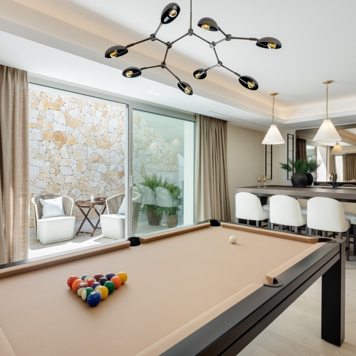 Villa de lujo en venta en la Milla de Oro de Marbella: casa contemporánea a estrenar con pista de tenis | Image 21