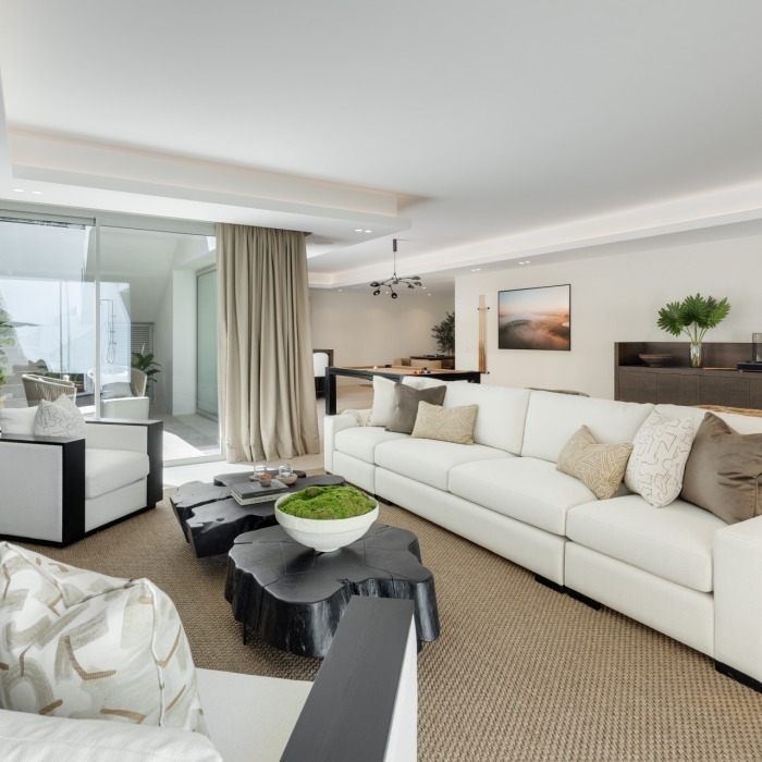 Villa de lujo en venta en la Milla de Oro de Marbella: casa contemporánea a estrenar con pista de tenis | Image 22