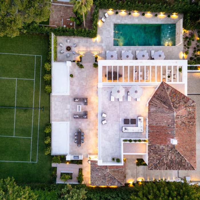 Villa de lujo en venta en la Milla de Oro de Marbella: casa contemporánea a estrenar con pista de tenis | Image 32
