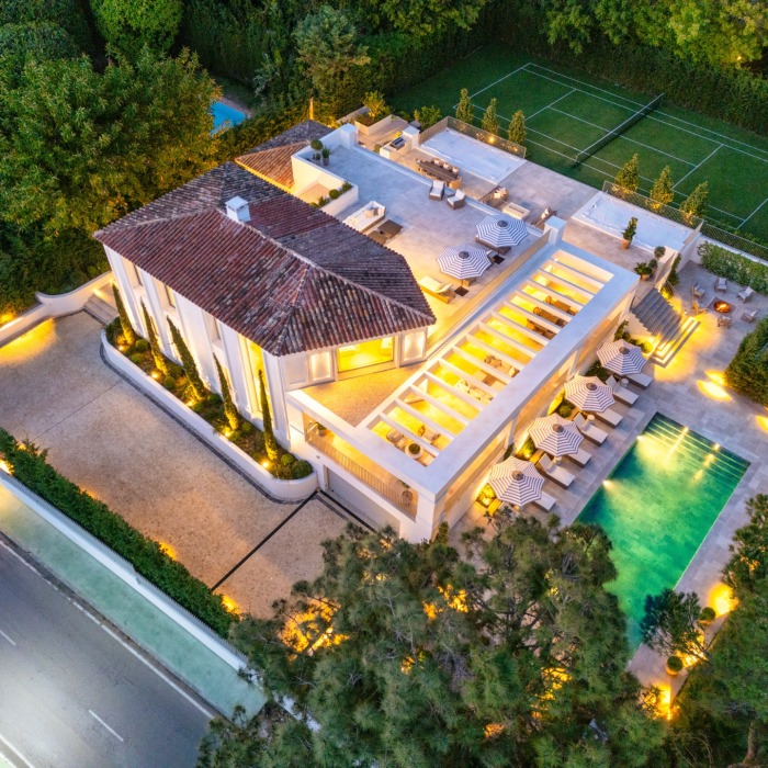 Villa de lujo en venta en la Milla de Oro de Marbella: casa contemporánea a estrenar con pista de tenis | Image 34