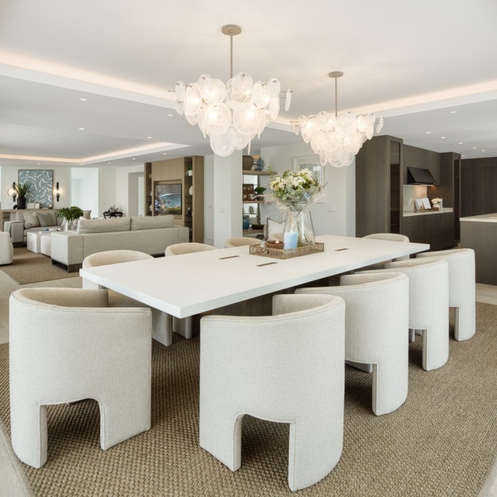 Villa de lujo en venta en la Milla de Oro de Marbella: casa contemporánea a estrenar con pista de tenis | Image 3