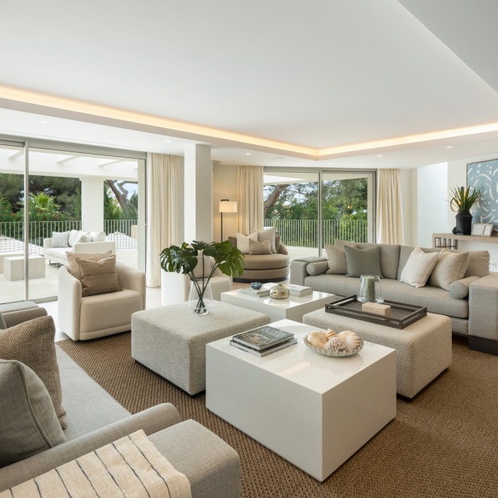 Villa de lujo en venta en la Milla de Oro de Marbella: casa contemporánea a estrenar con pista de tenis | Image 4