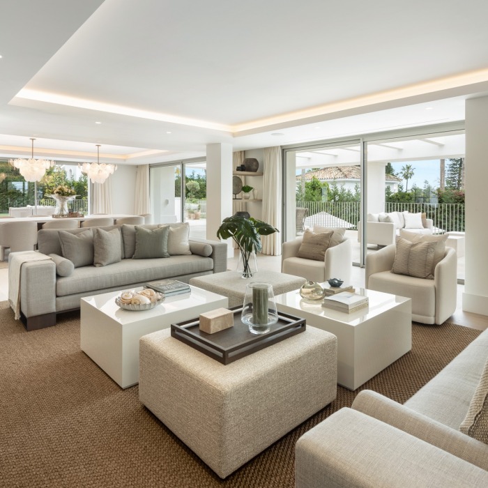 Villa de lujo en venta en la Milla de Oro de Marbella: casa contemporánea a estrenar con pista de tenis | Image 5