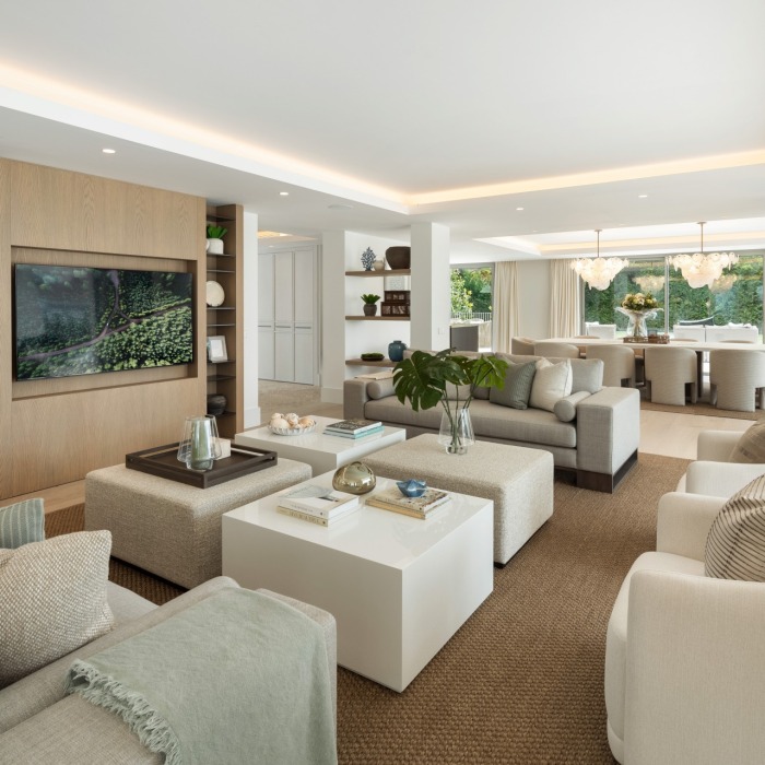 Villa de lujo en venta en la Milla de Oro de Marbella: casa contemporánea a estrenar con pista de tenis | Image 6