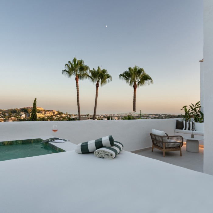 Corner Duplex Penthouse with Private Plunge Pool & Sea Views in La Quinta Village