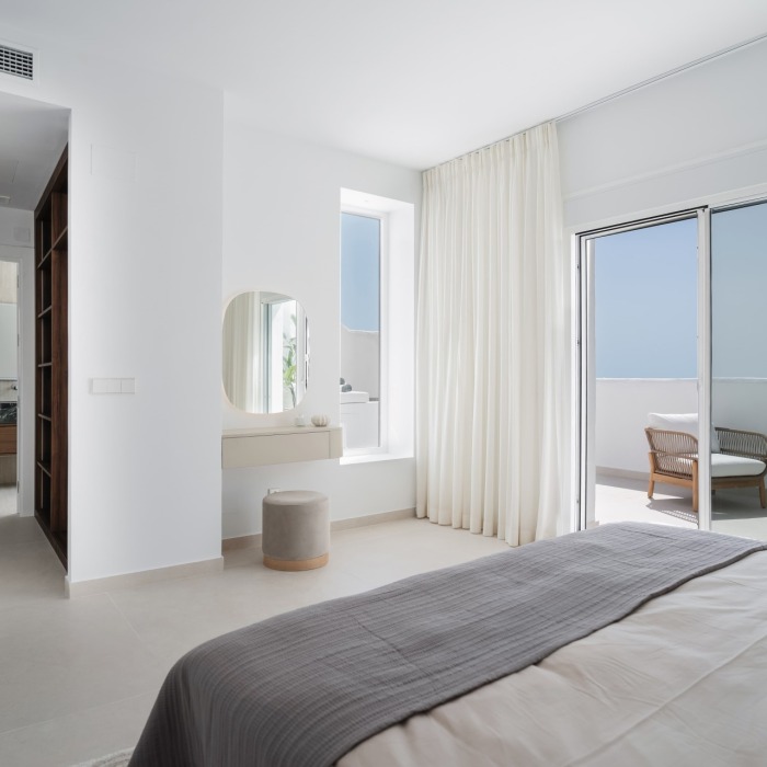 Corner Duplex Penthouse with Private Plunge Pool & Sea Views in La Quinta Village | Image 14