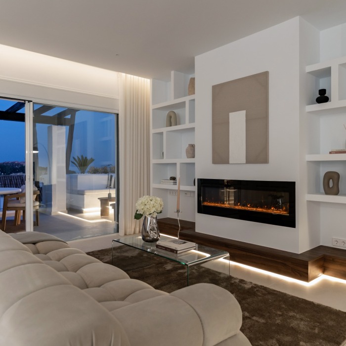 Corner Duplex Penthouse with Private Plunge Pool & Sea Views in La Quinta Village | Image 27