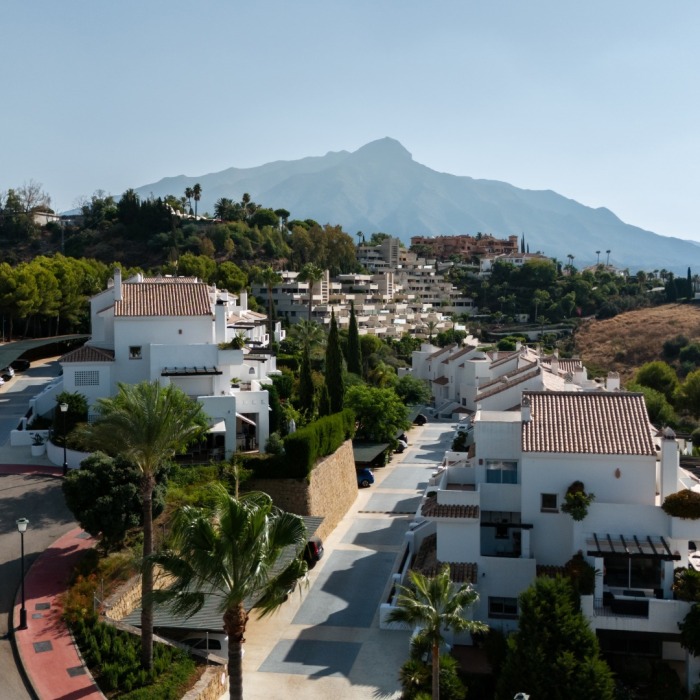 Corner Duplex Penthouse with Private Plunge Pool & Sea Views in La Quinta Village | Image 33