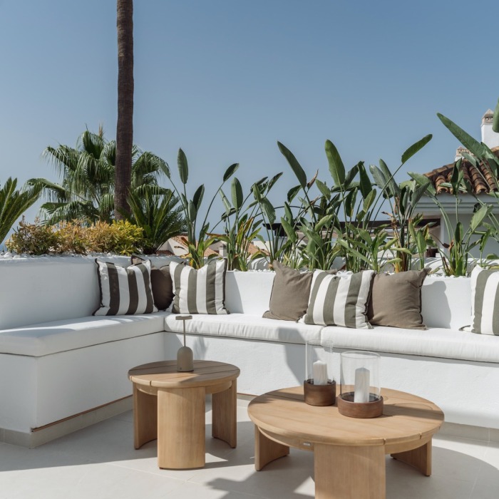Corner Duplex Penthouse with Private Plunge Pool & Sea Views in La Quinta Village | Image 3