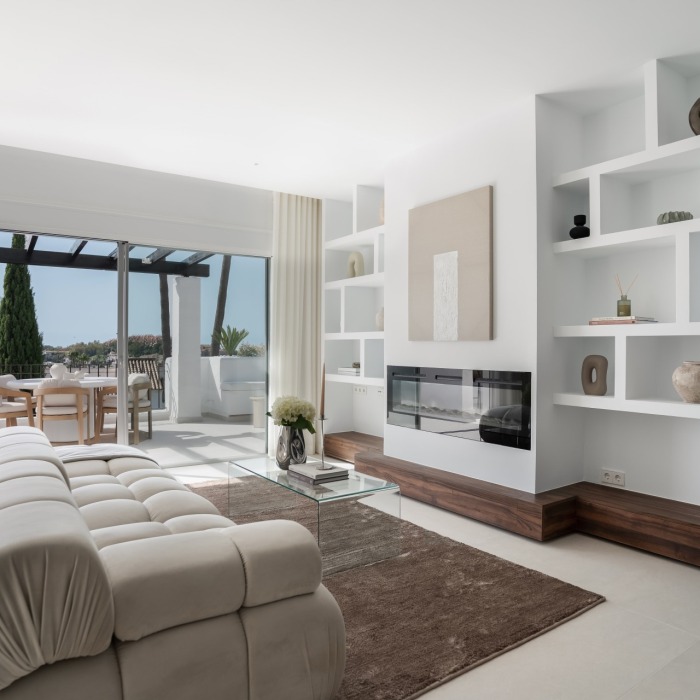 Corner Duplex Penthouse with Private Plunge Pool & Sea Views in La Quinta Village | Image 6