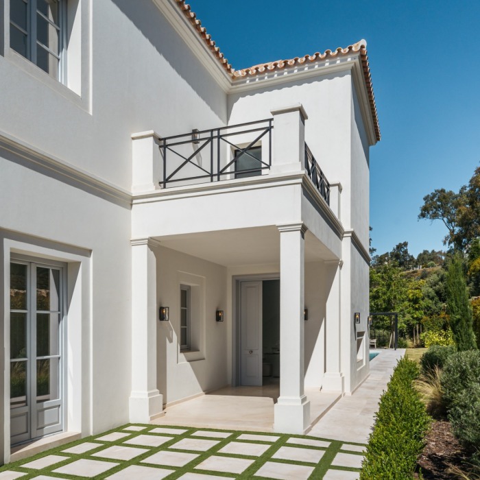 Villa Valora – Classical Elegance and Modern Comfort in La Cerquilla, Nueva Andalucía | Image 12