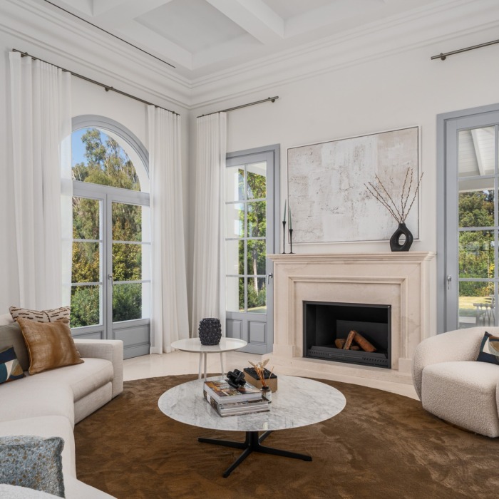Villa Valora – Classical Elegance and Modern Comfort in La Cerquilla, Nueva Andalucía | Image 1