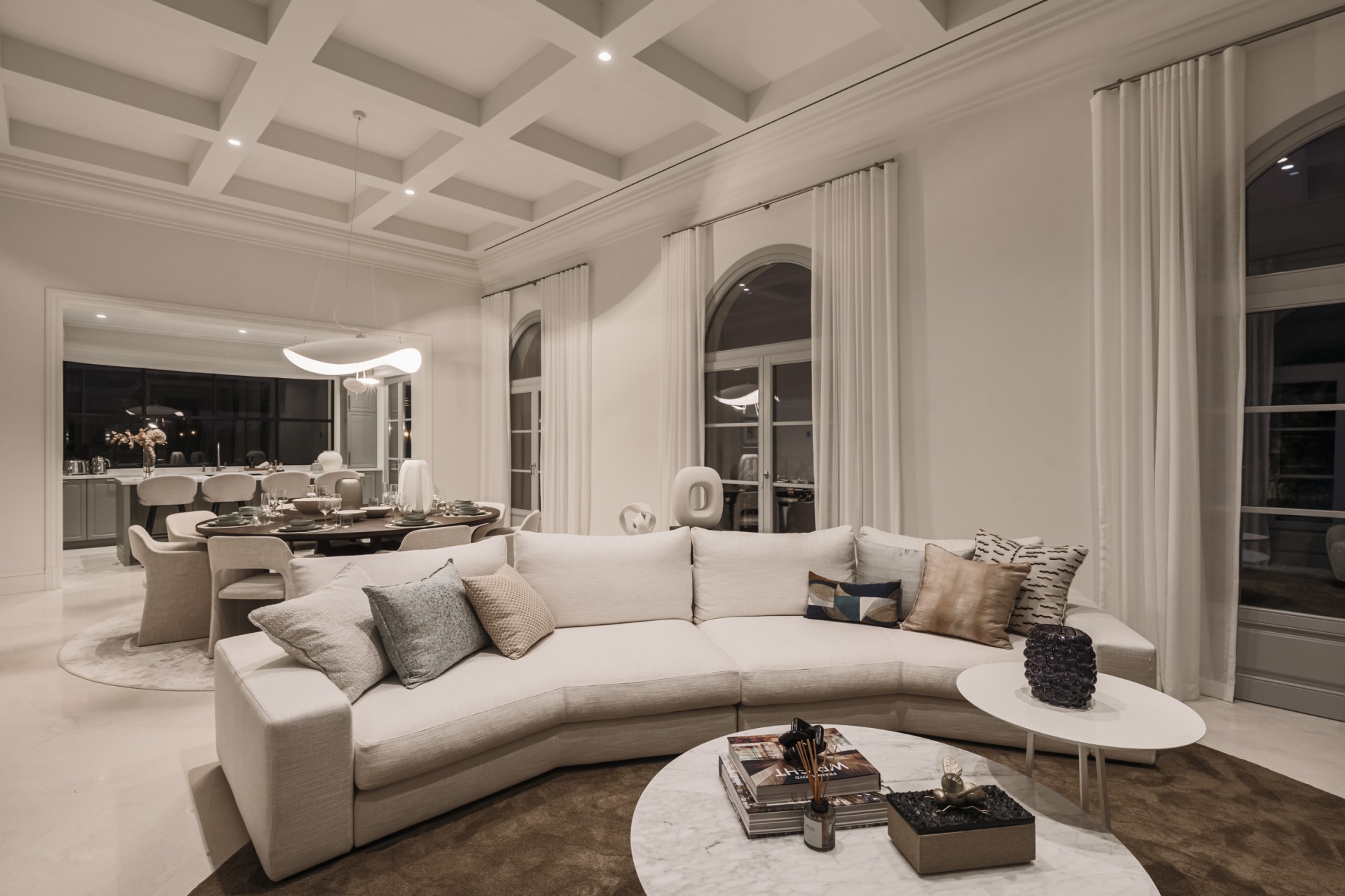 Villa Valora: elegancia clásica y comodidad moderna en La Cerquilla, Nueva Andalucía. | Image 20
