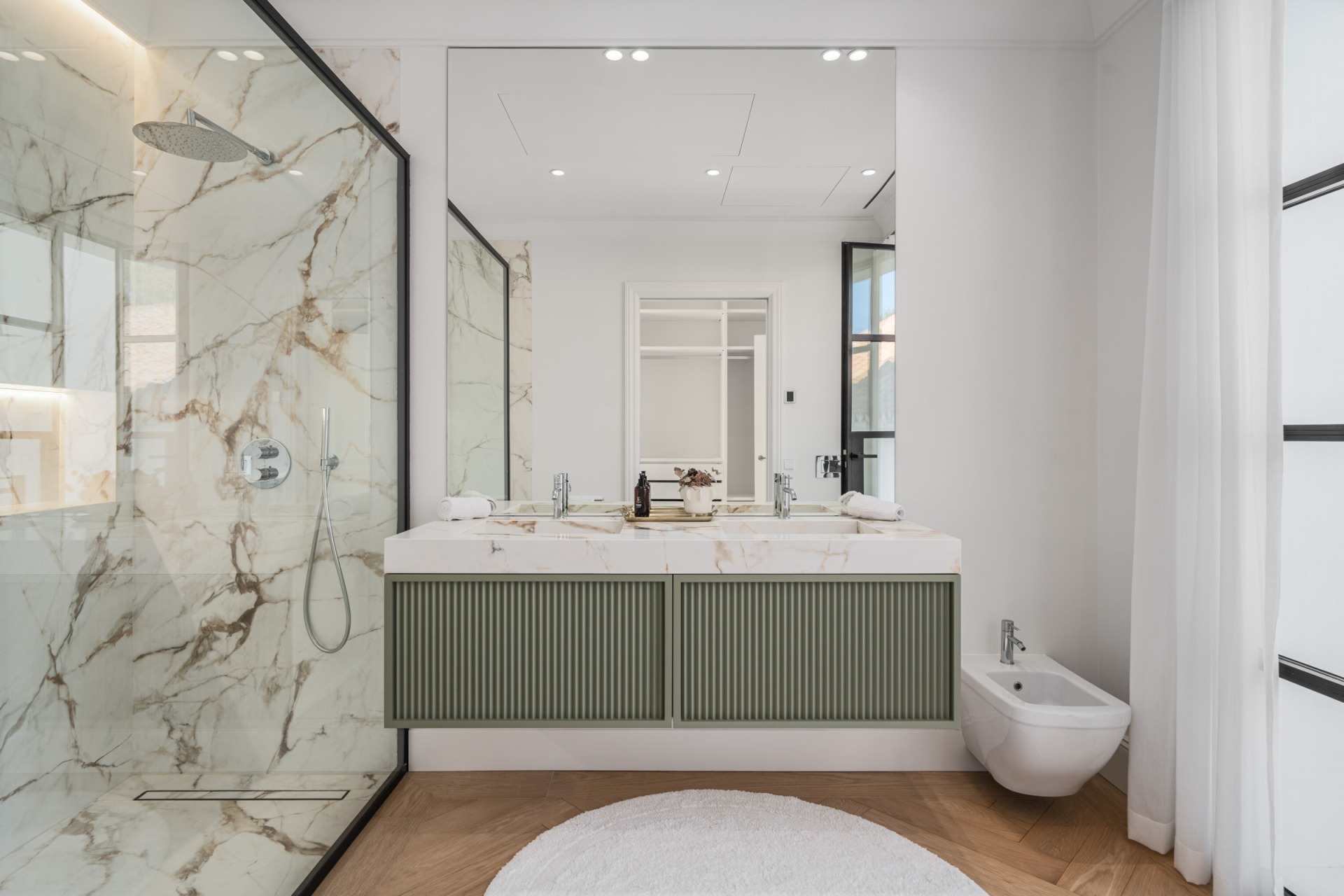 Villa Valora: elegancia clásica y comodidad moderna en La Cerquilla, Nueva Andalucía. | Image 27