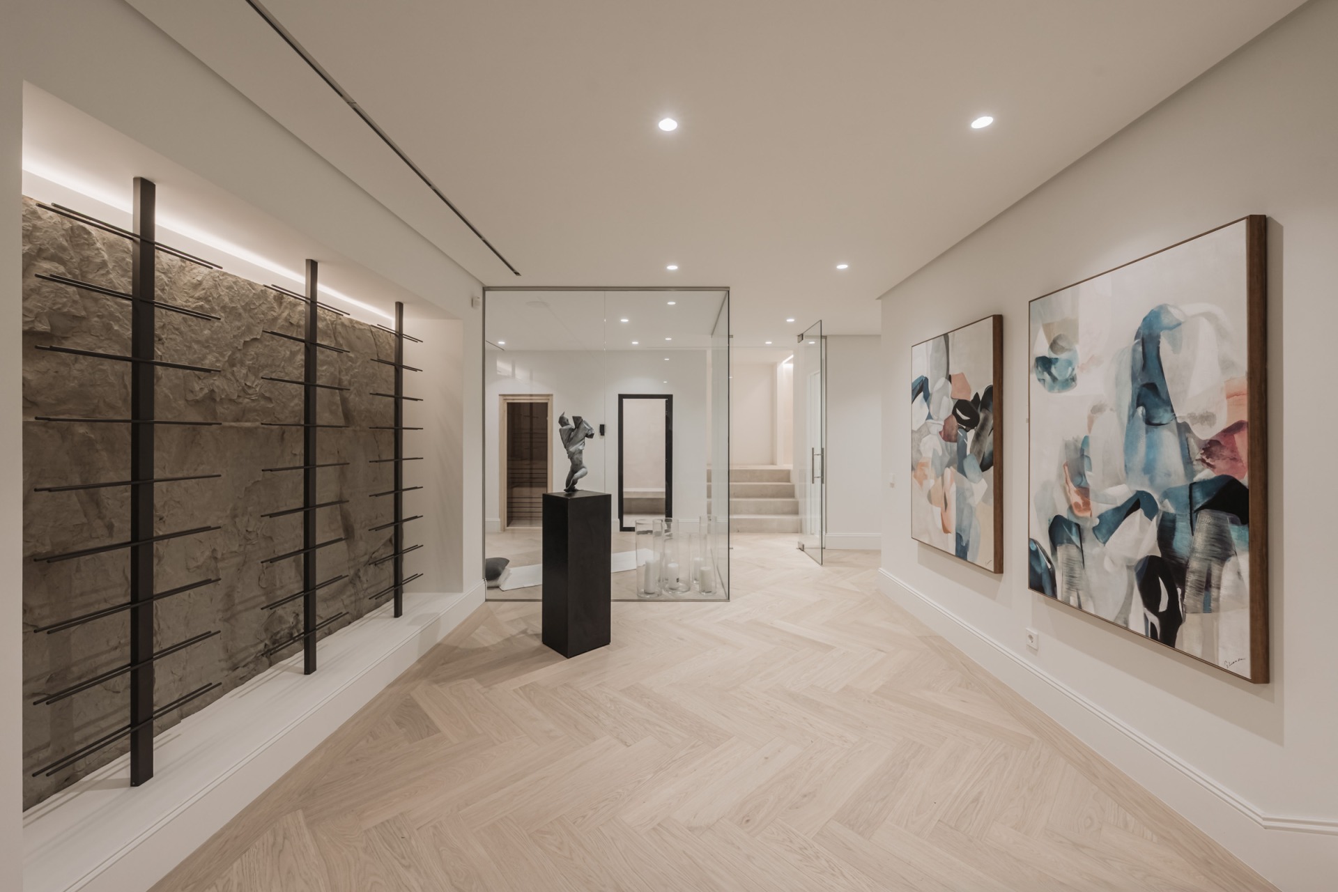 Villa Valora: elegancia clásica y comodidad moderna en La Cerquilla, Nueva Andalucía. | Image 35