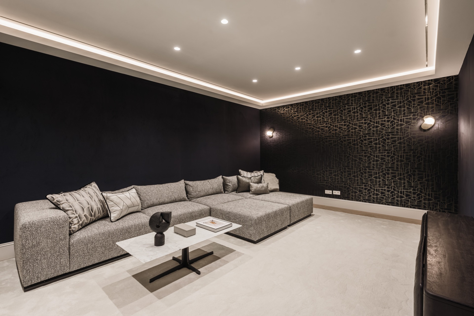 Villa Valora: elegancia clásica y comodidad moderna en La Cerquilla, Nueva Andalucía. | Image 38