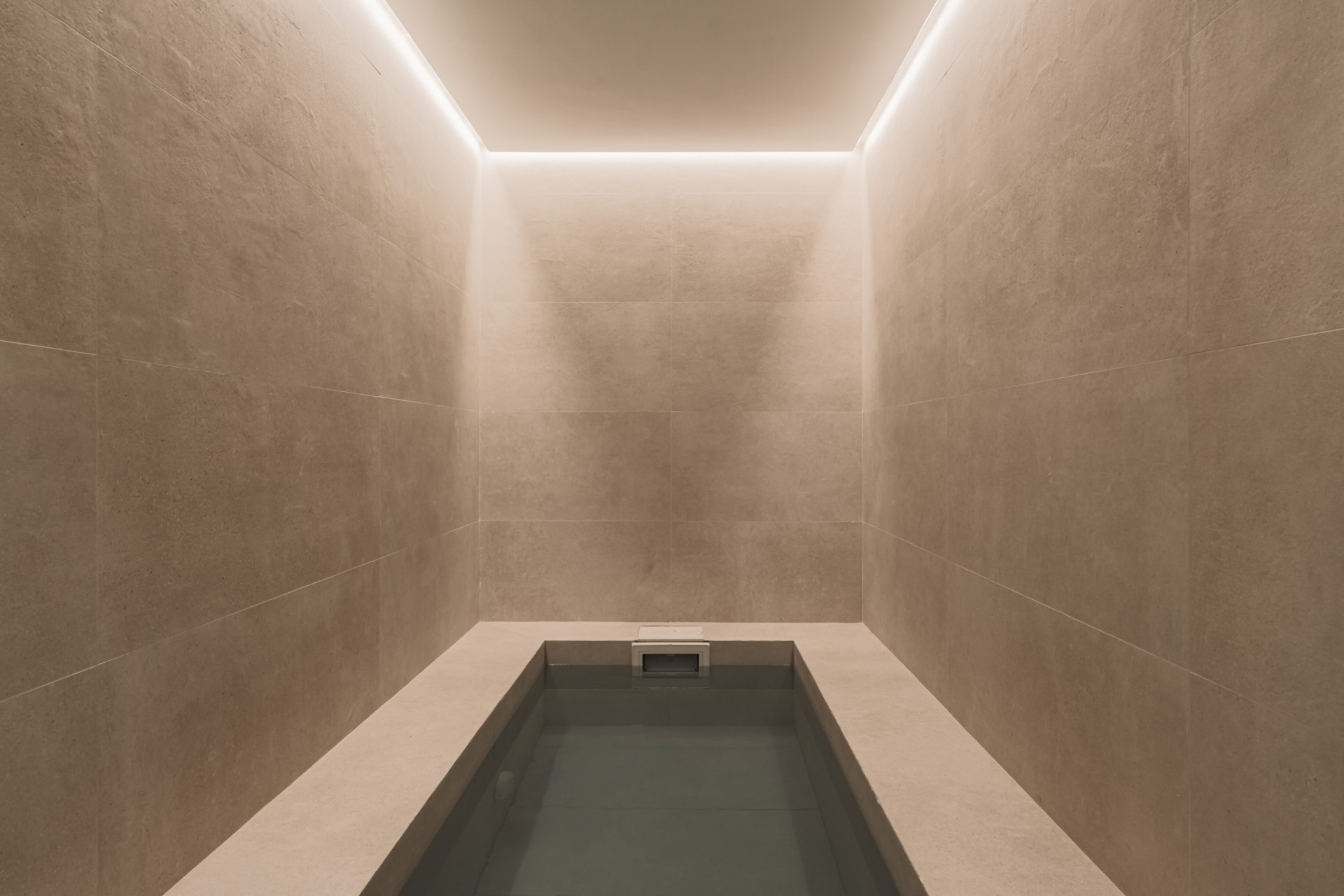 Villa Valora: elegancia clásica y comodidad moderna en La Cerquilla, Nueva Andalucía. | Image 41