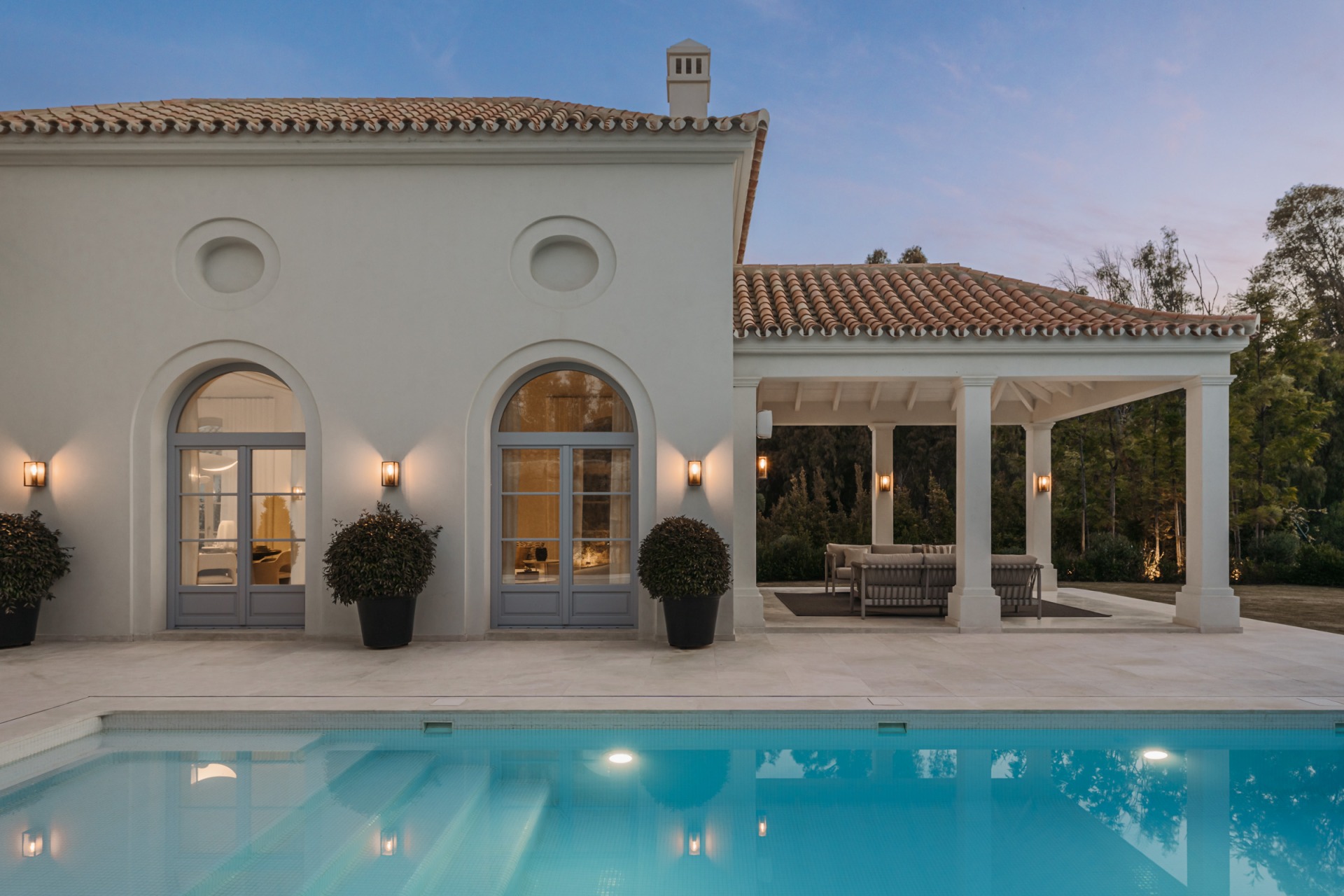 Villa Valora: elegancia clásica y comodidad moderna en La Cerquilla, Nueva Andalucía. | Image 47