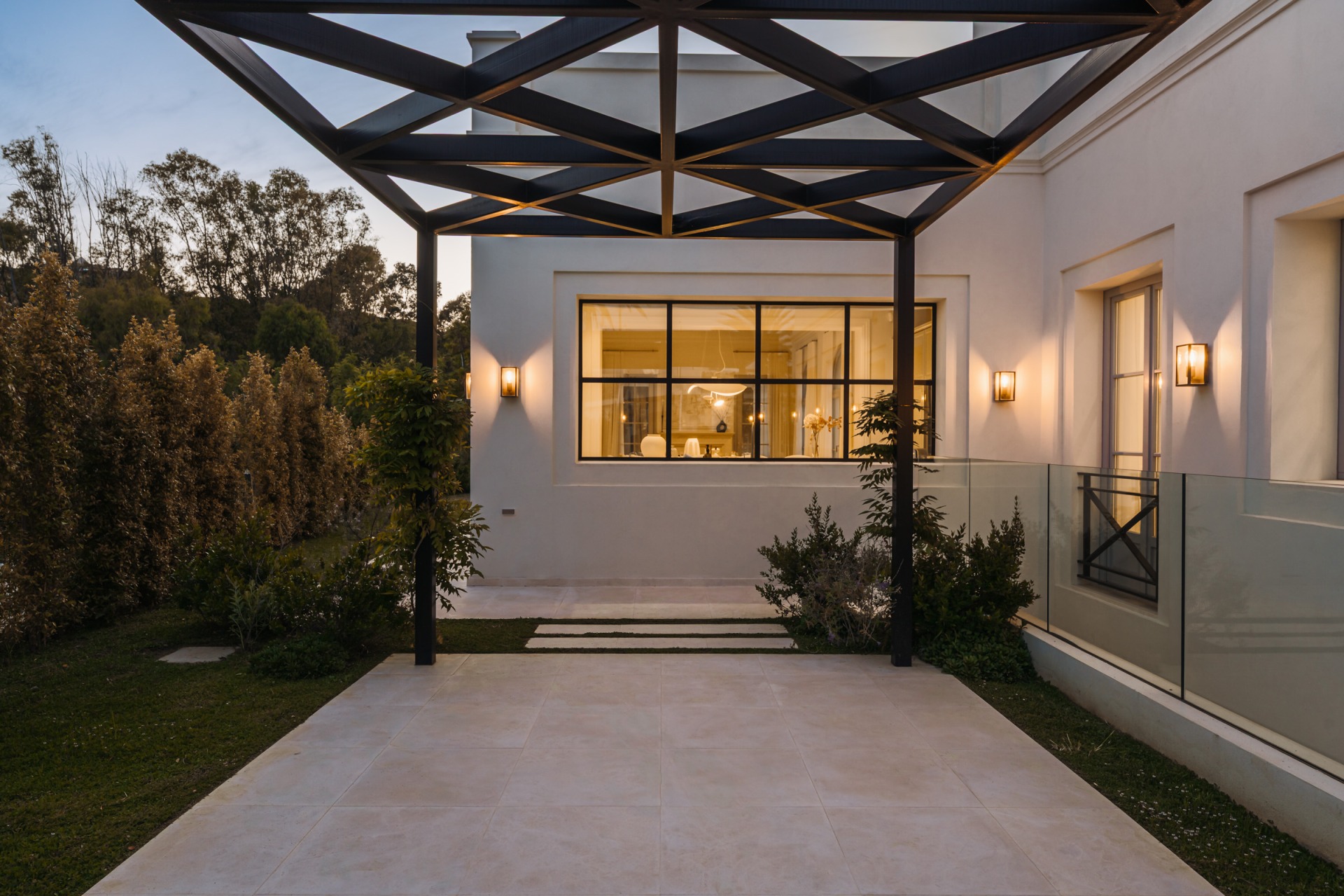 Villa Valora: elegancia clásica y comodidad moderna en La Cerquilla, Nueva Andalucía. | Image 50