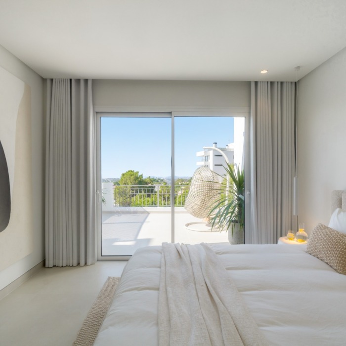 Stunning Duplex Penthouse with private pool and panoramic views in La Quinta, Benahavis | Image 2