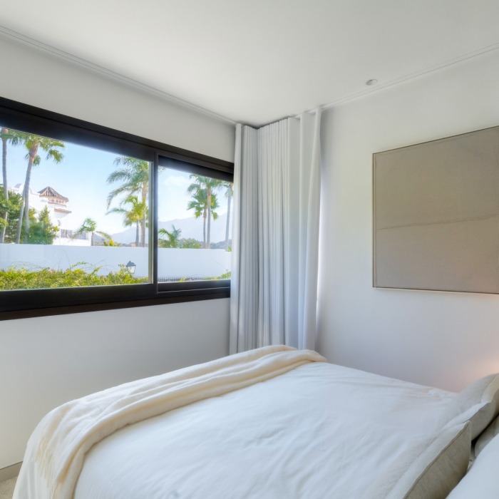 Stunning Duplex Penthouse with private pool and panoramic views in La Quinta, Benahavis | Image 10