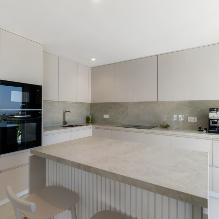 Stunning Duplex Penthouse with private pool and panoramic views in La Quinta, Benahavis | Image 22