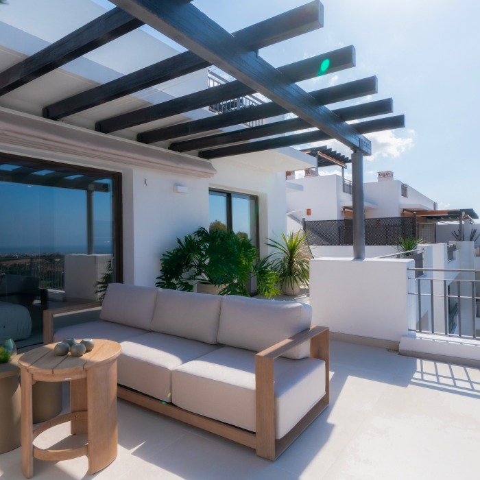 Stunning Duplex Penthouse with private pool and panoramic views in La Quinta, Benahavis | Image 24