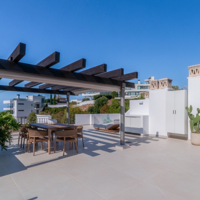 Stunning Duplex Penthouse with private pool and panoramic views in La Quinta, Benahavis | Image 26