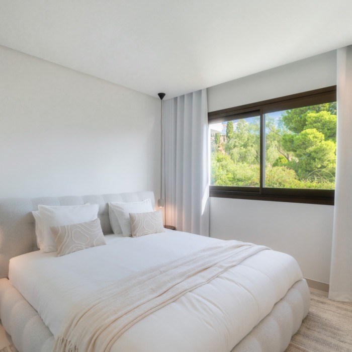 Stunning Duplex Penthouse with private pool and panoramic views in La Quinta, Benahavis | Image 6