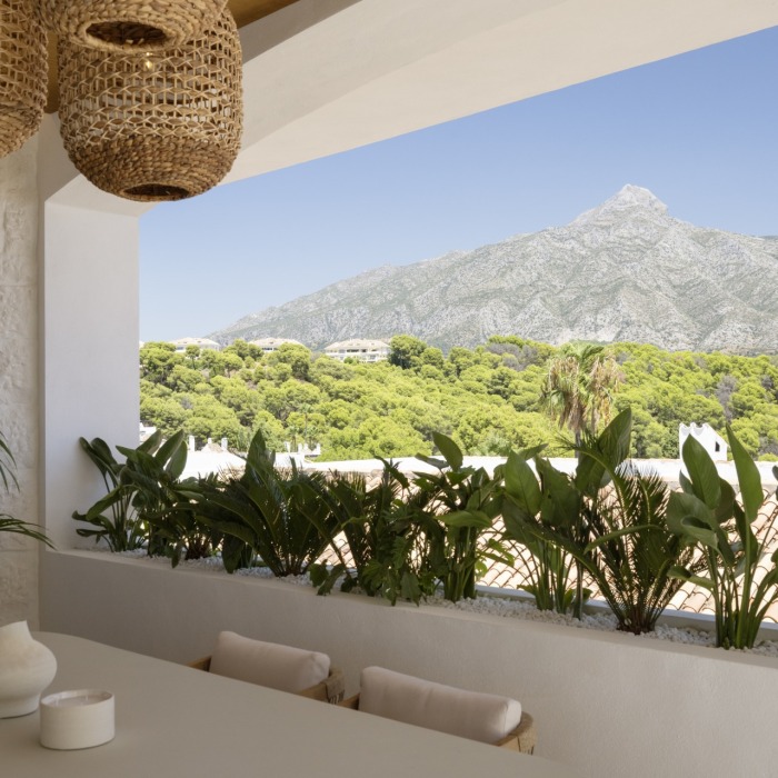 Sensational 4-bedroom, 4-bathroom townhouse in the heart of Aloha, Nueva Andalucía | Image 25