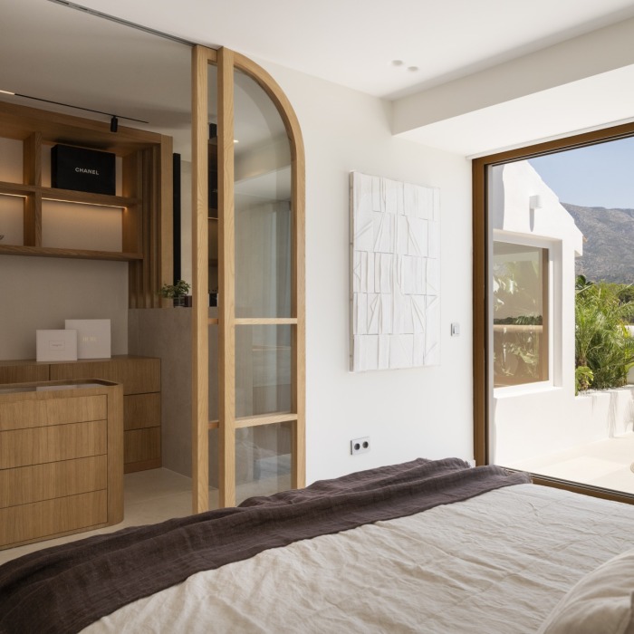 Sensational 4-bedroom, 4-bathroom townhouse in the heart of Aloha, Nueva Andalucía | Image 33