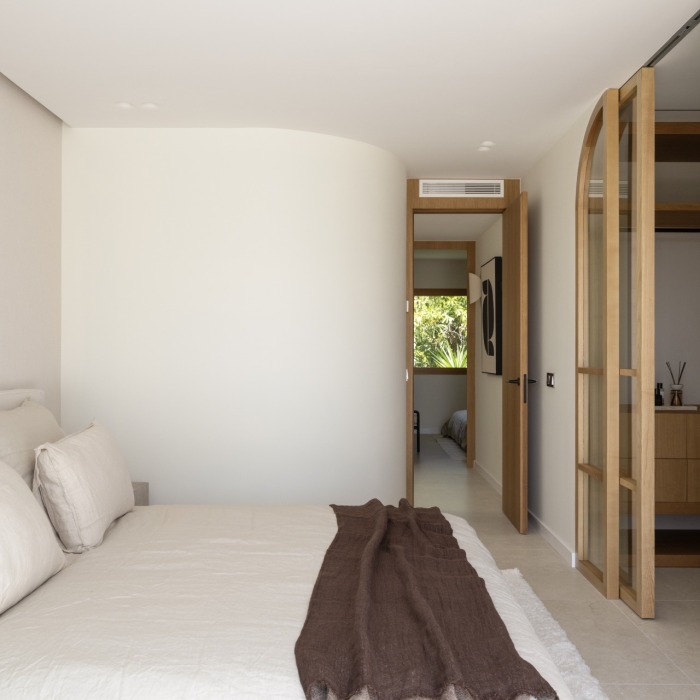 Sensational 4-bedroom, 4-bathroom townhouse in the heart of Aloha, Nueva Andalucía | Image 34