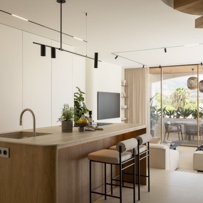 Sensational 4-bedroom, 4-bathroom townhouse in the heart of Aloha, Nueva Andalucía | Image 43