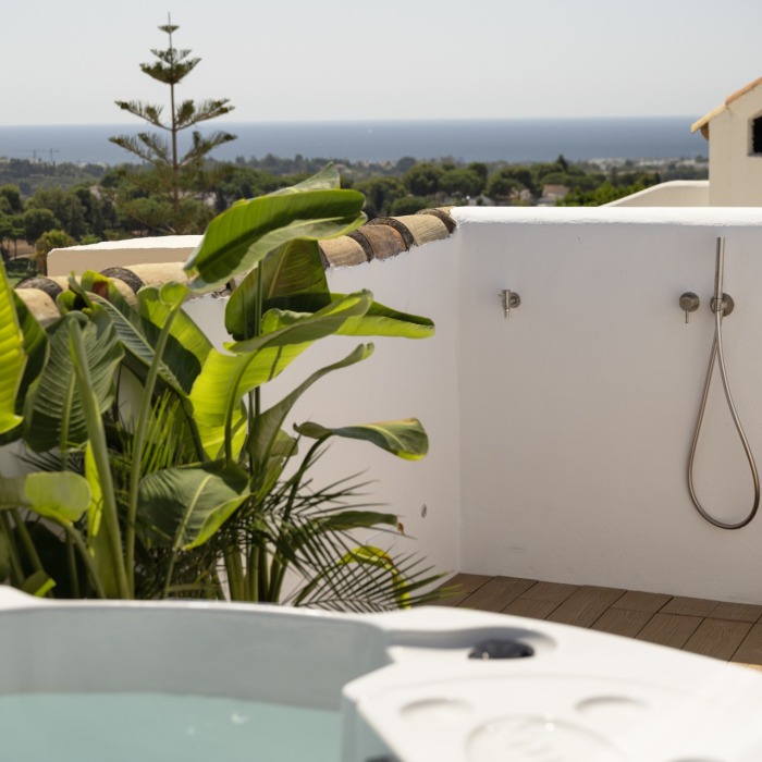 Sensational 4-bedroom, 4-bathroom townhouse in the heart of Aloha, Nueva Andalucía | Image 6