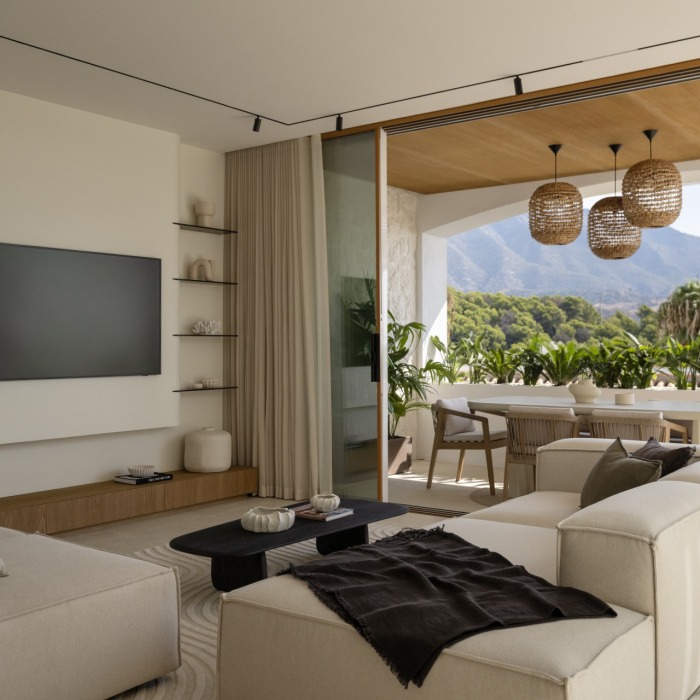 Sensational 4-bedroom, 4-bathroom townhouse in the heart of Aloha, Nueva Andalucía | Image 9