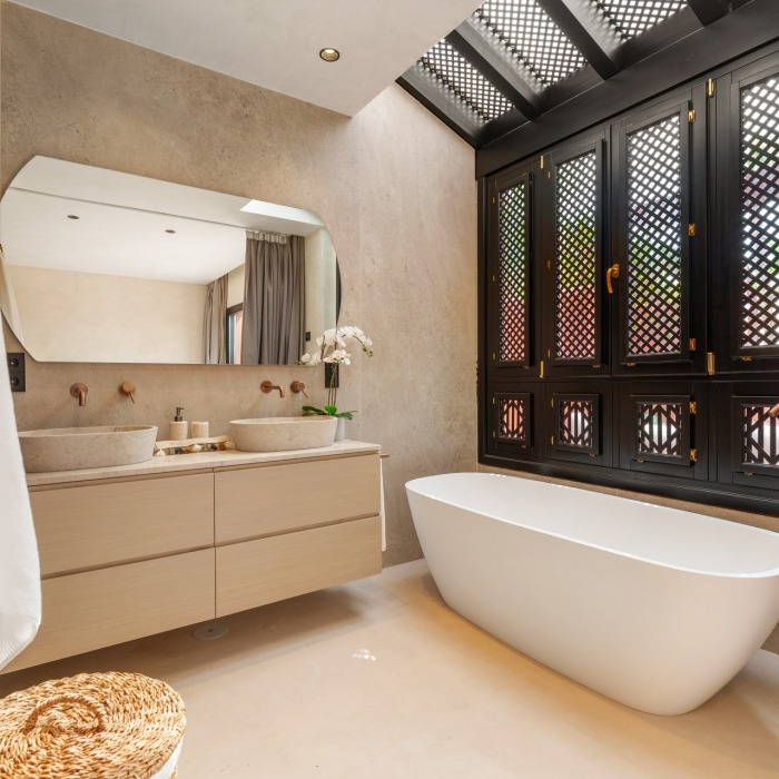 Townhouse in Altos de Puente Romano, Marbella Golden Mile | Image 20