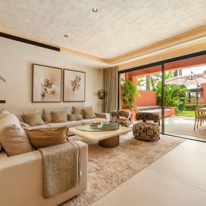 Townhouse in Altos de Puente Romano, Marbella Golden Mile | Image 2