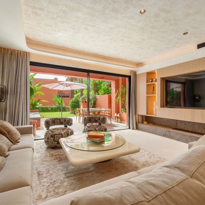 Townhouse in Altos de Puente Romano, Marbella Golden Mile | Image 1