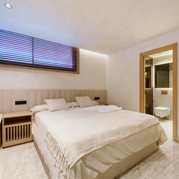 Townhouse in Altos de Puente Romano, Marbella Golden Mile | Image 9