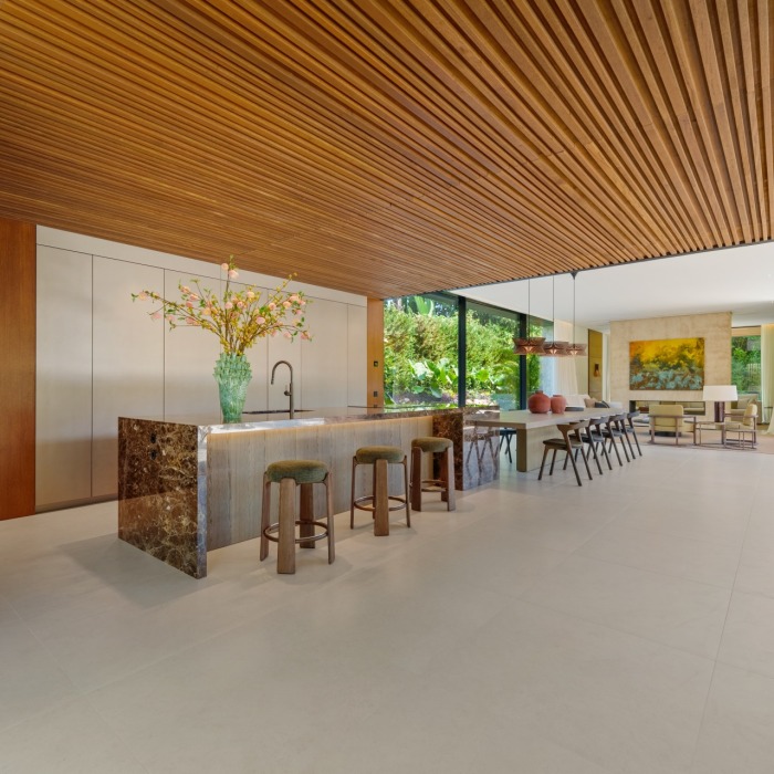 Exquisite Casa Piemonte located within the prestigious gated community of Parcelas del Golf | Image 4