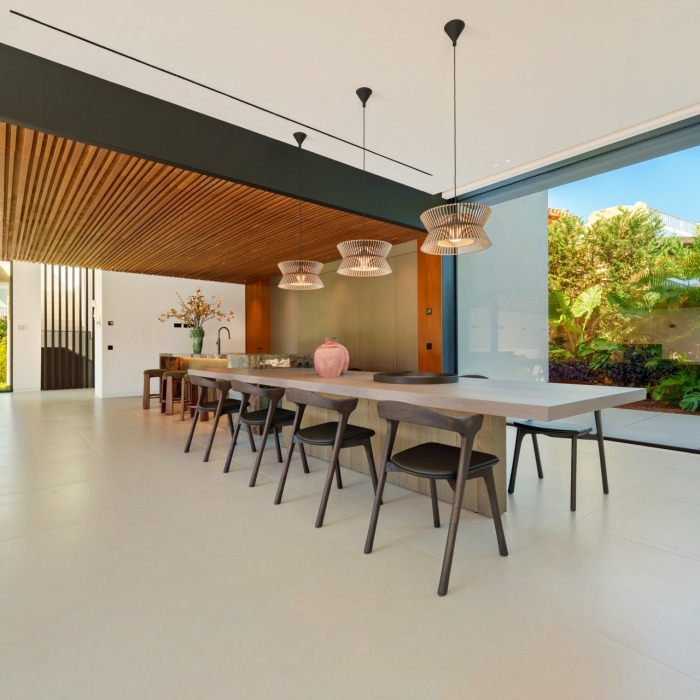 Exquisite Casa Piemonte located within the prestigious gated community of Parcelas del Golf | Image 5