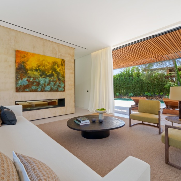 Exquisite Casa Piemonte located within the prestigious gated community of Parcelas del Golf | Image 8