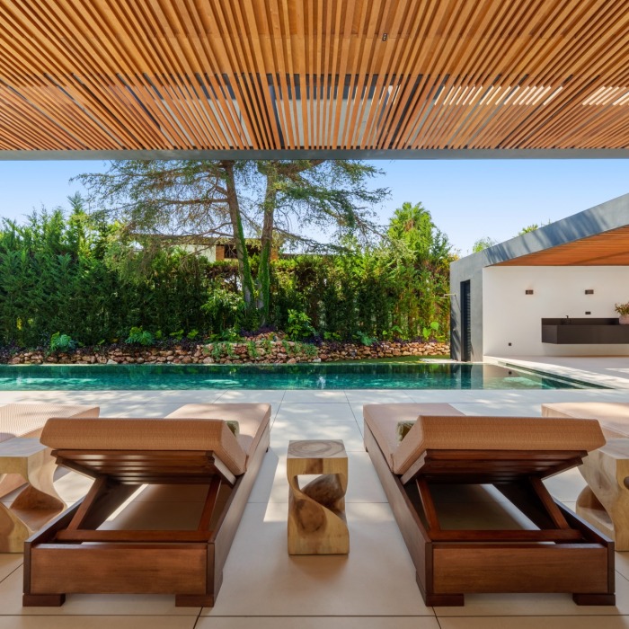 Exquisite Casa Piemonte located within the prestigious gated community of Parcelas del Golf | Image 10