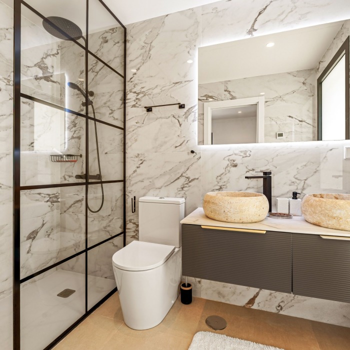 Renovated four-bedroom villa in the sought-after residential area of Nueva Andalucía | Image 18