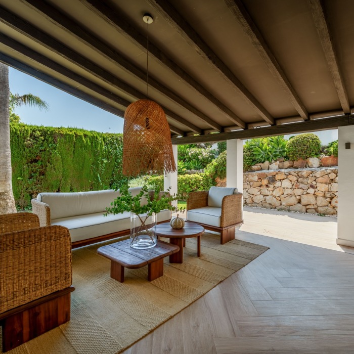 Renovated four-bedroom villa in the sought-after residential area of Nueva Andalucía | Image 44