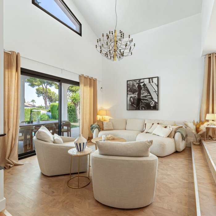Renovated four-bedroom villa in the sought-after residential area of Nueva Andalucía | Image 4
