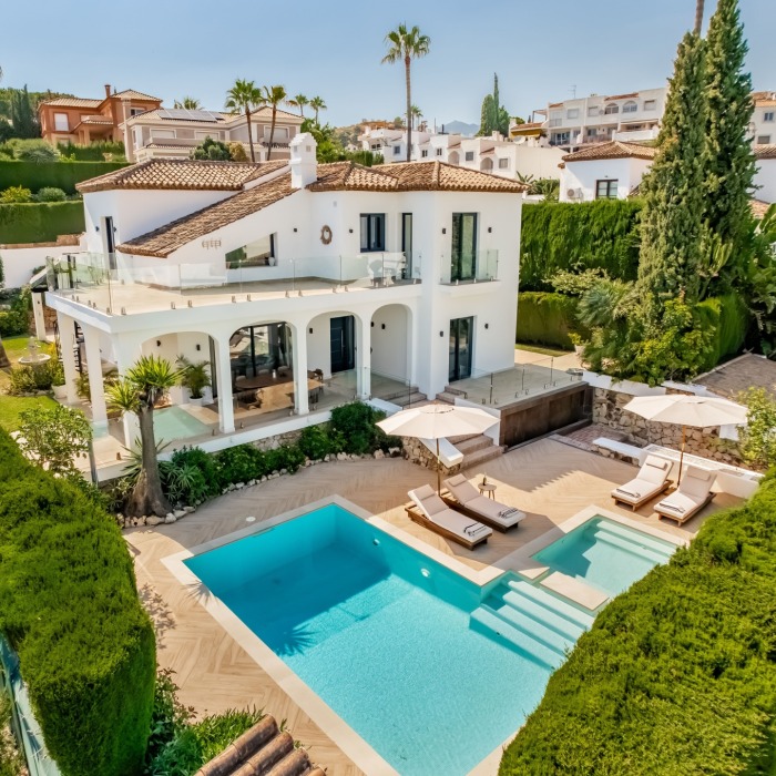 Renovated four-bedroom villa in the sought-after residential area of Nueva Andalucía | Image 49