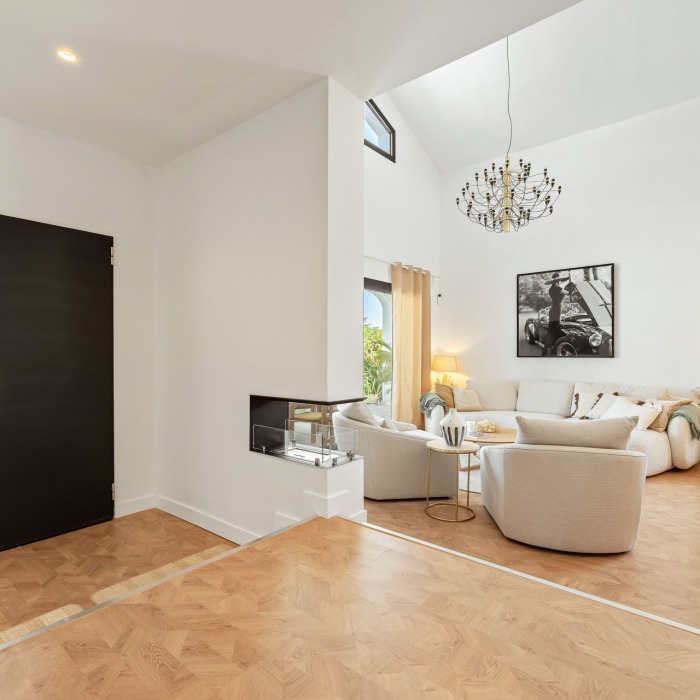 Renovated four-bedroom villa in the sought-after residential area of Nueva Andalucía | Image 5