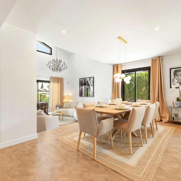 Renovated four-bedroom villa in the sought-after residential area of Nueva Andalucía | Image 6