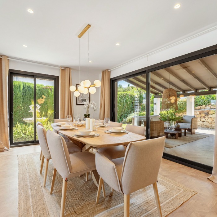 Renovated four-bedroom villa in the sought-after residential area of Nueva Andalucía | Image 8
